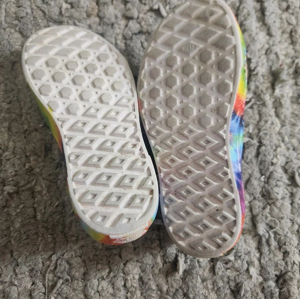Vans off the wall kids crocs